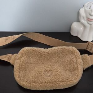 VICTORIA SECRET Tan Sherpa Belt Bag. NWOT